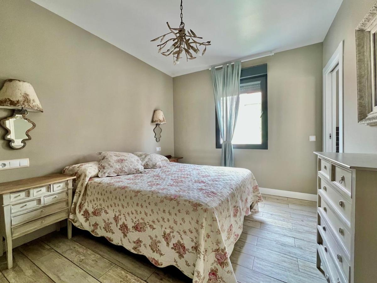 Housing Leon Unifamiliar Con Patio A 100 Metros De La Catedral Villa Екстериор снимка